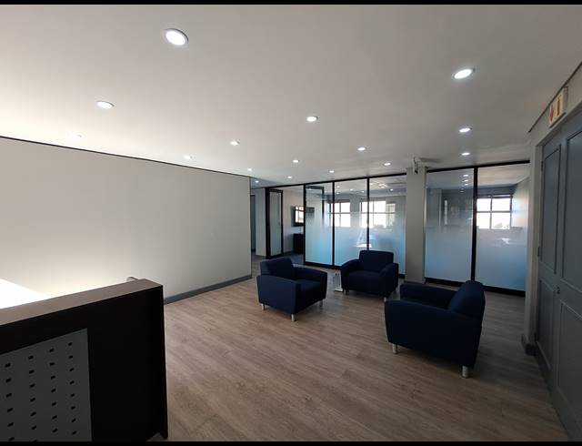 270M² OFFICE TO LET IN DUNKELD WEST